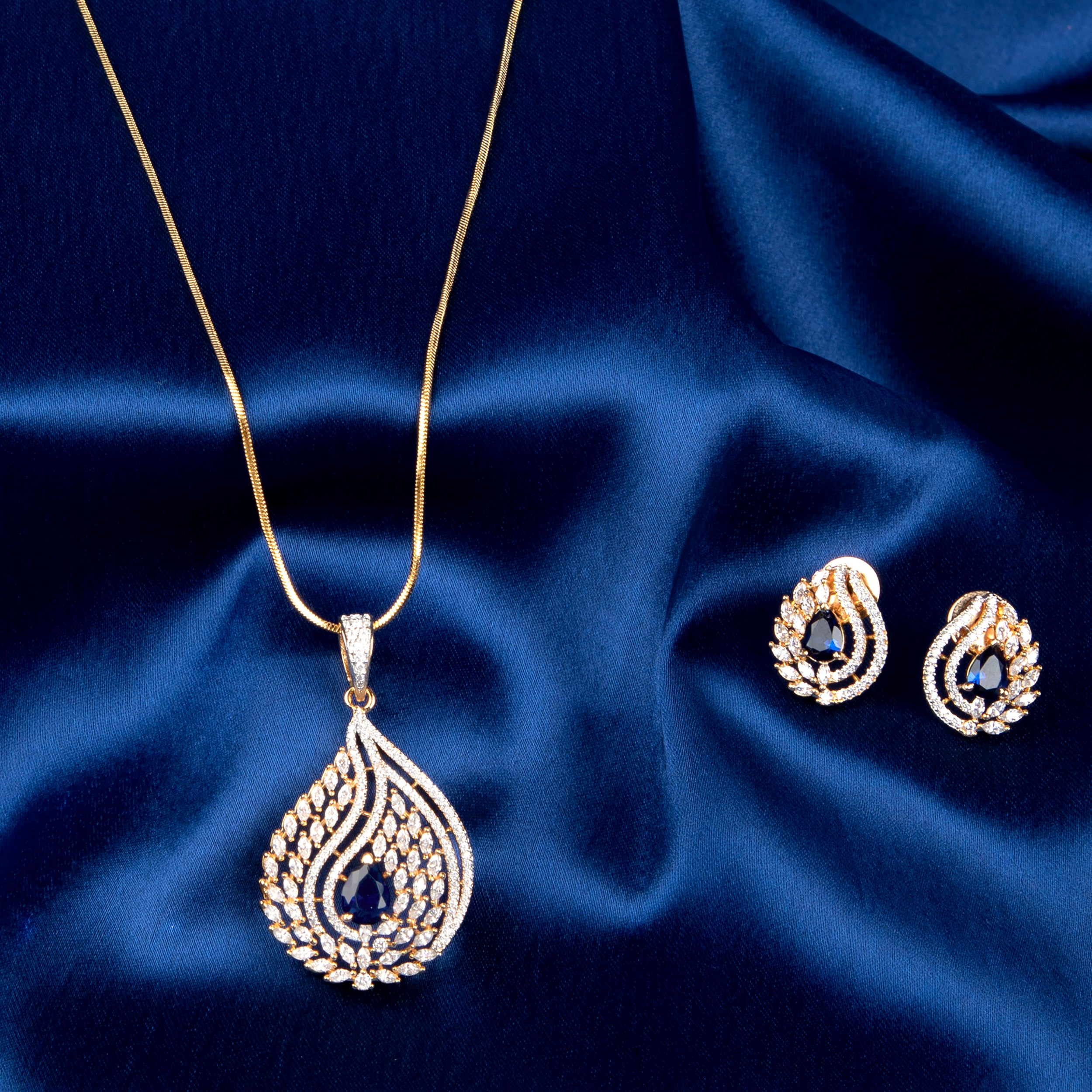 Royal Ember Pendant Set