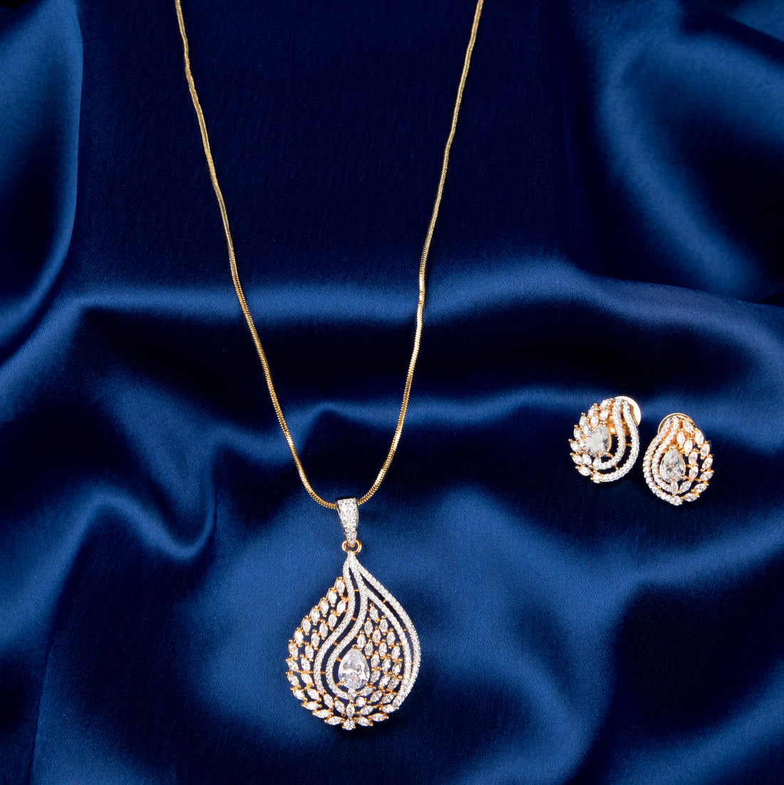 Royal Ember Pendant Set