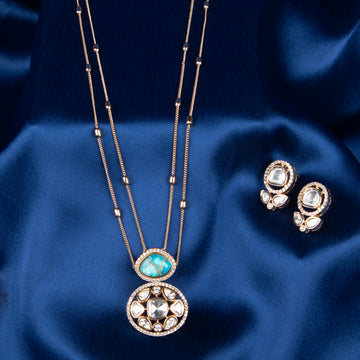 Ambar Kundan Pendant Set