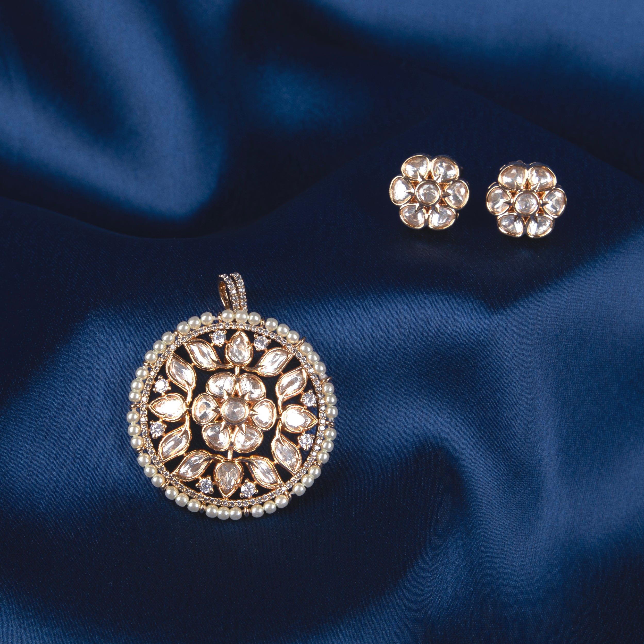 Sharvani Bloom Pendant Set