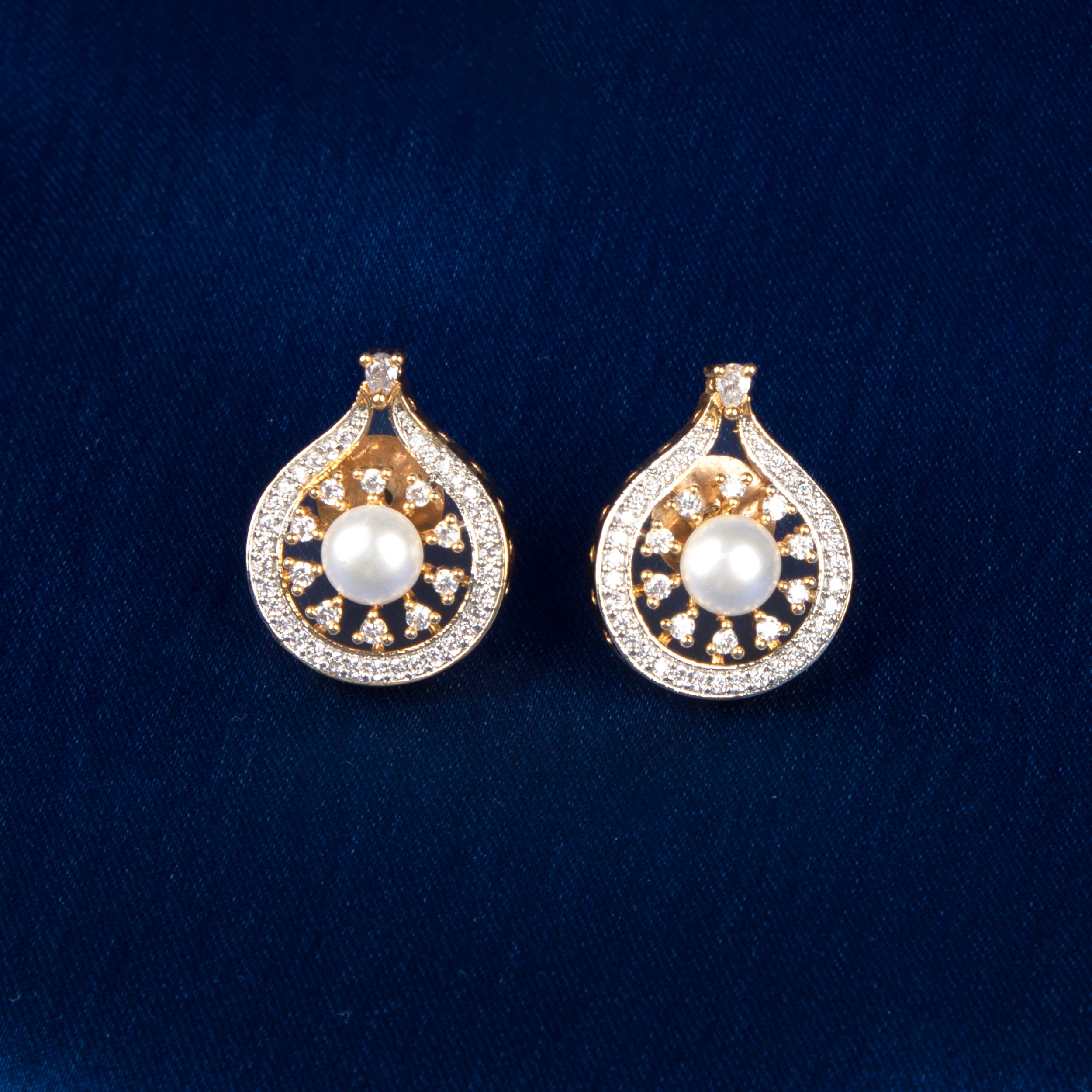 Pearl Lattice Glow Pendant Set
