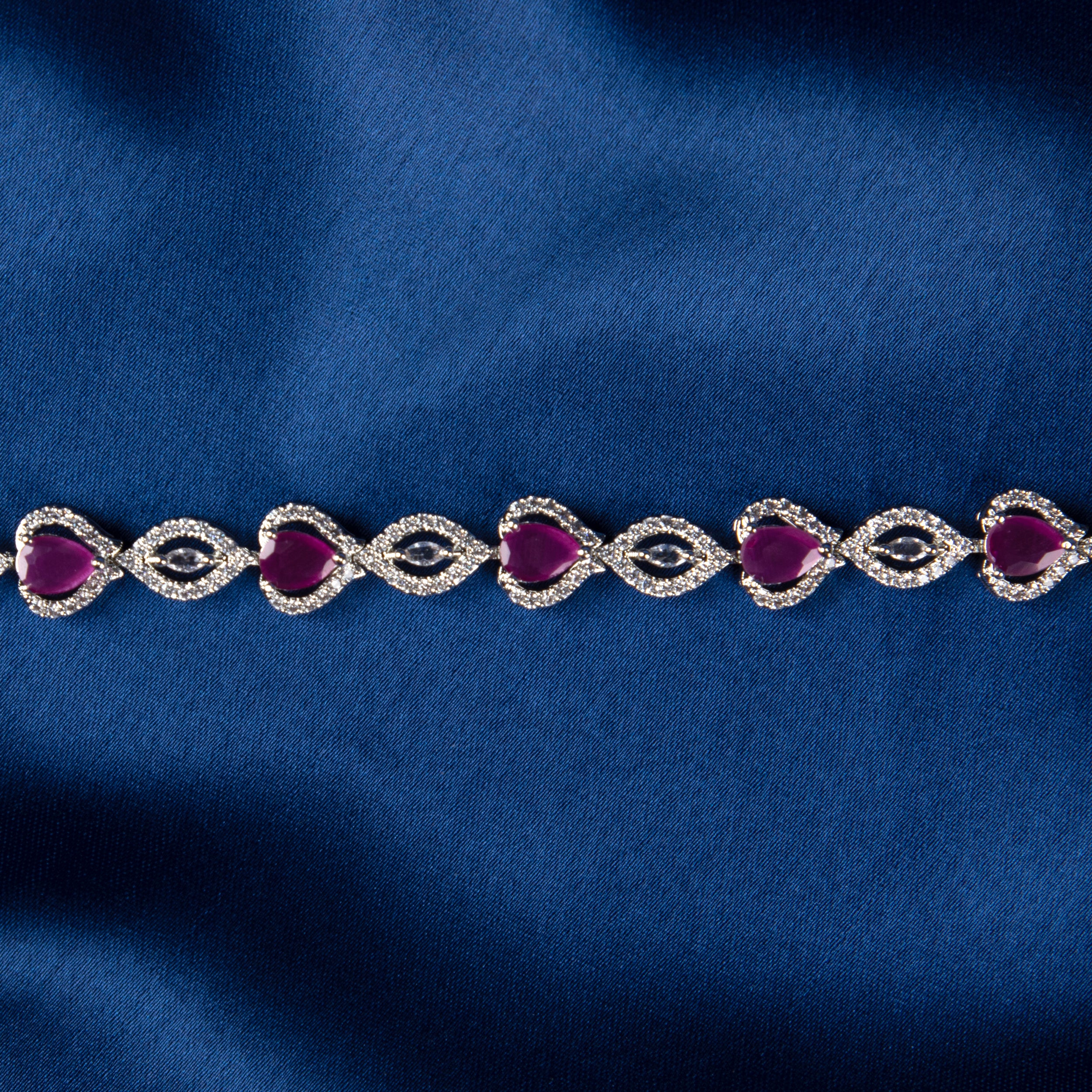 Infinity Gleam Bracelet