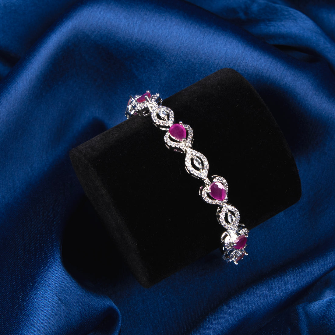 Infinity Gleam Bracelet