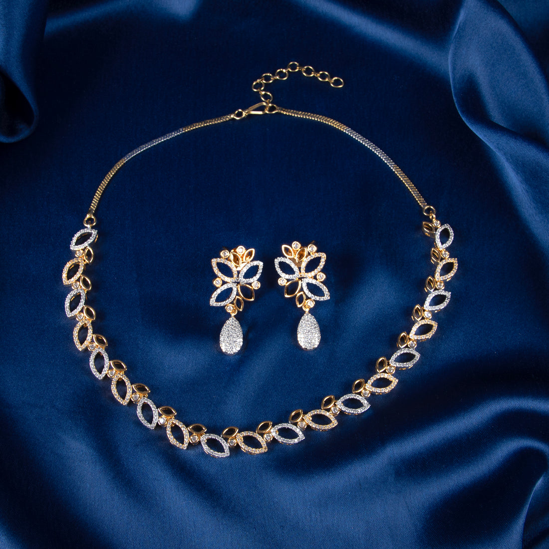 Leaf-Inspired Necklace Set