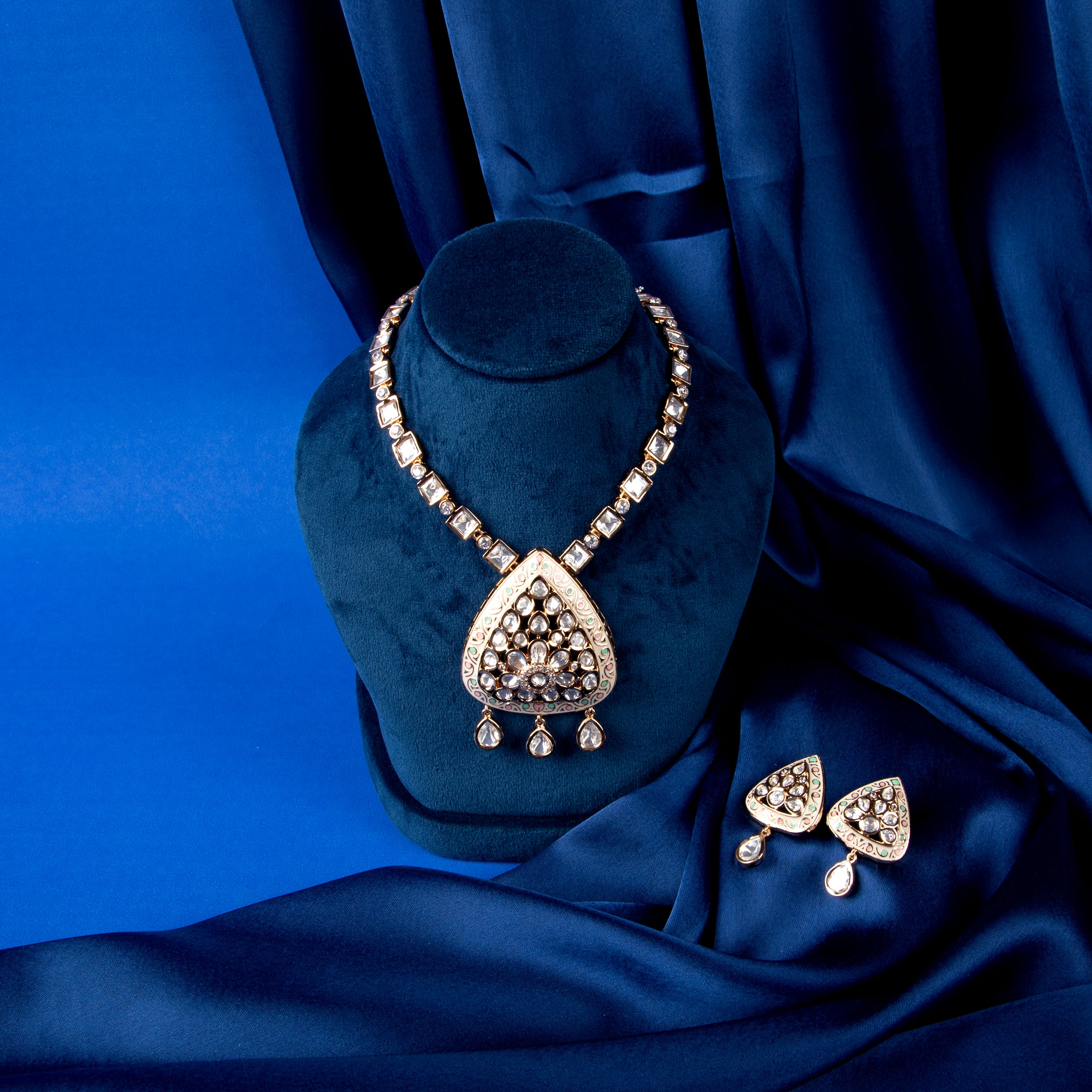 Triya Necklace Set