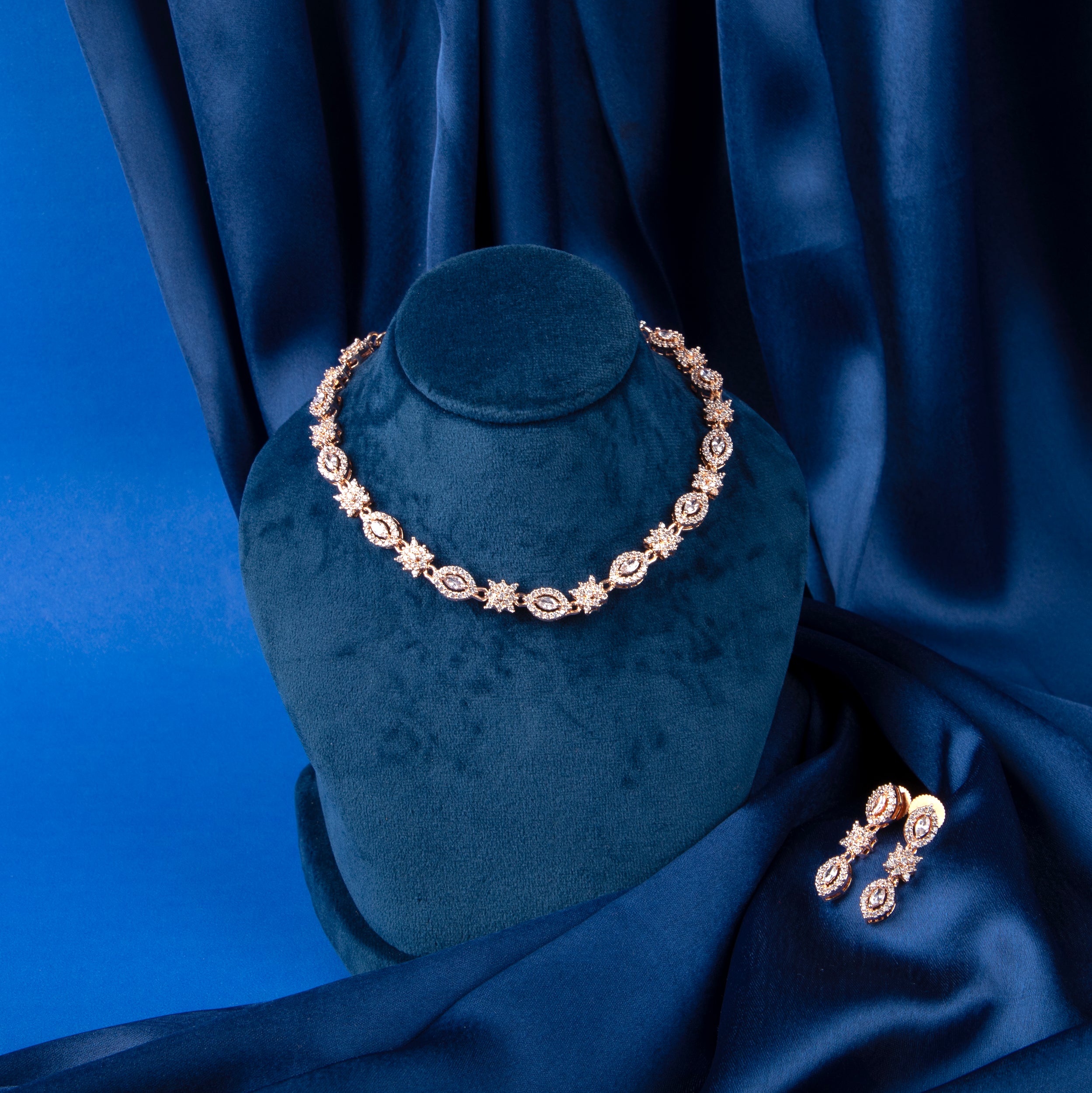 Skyara Necklace Set