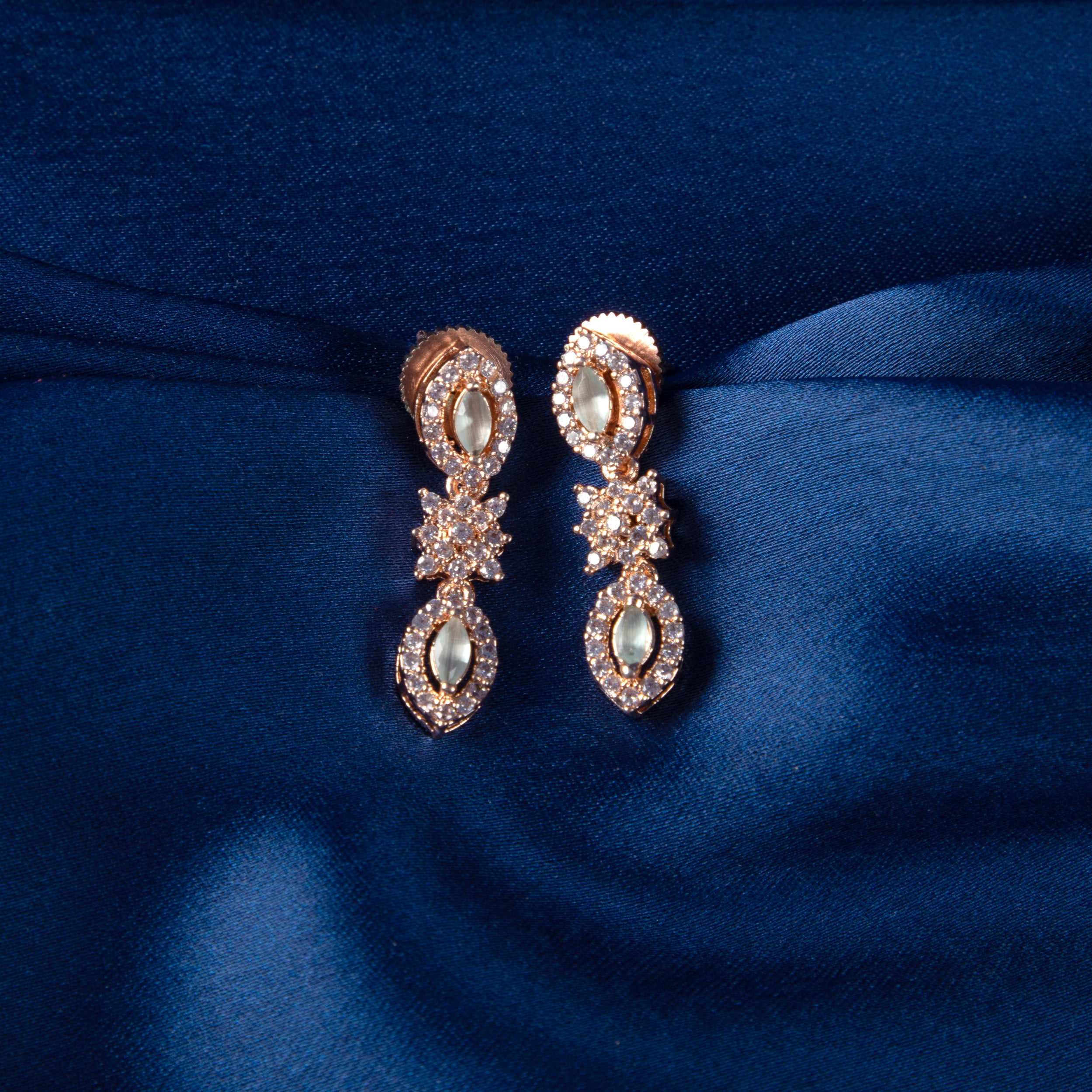 Skyara Necklace Set