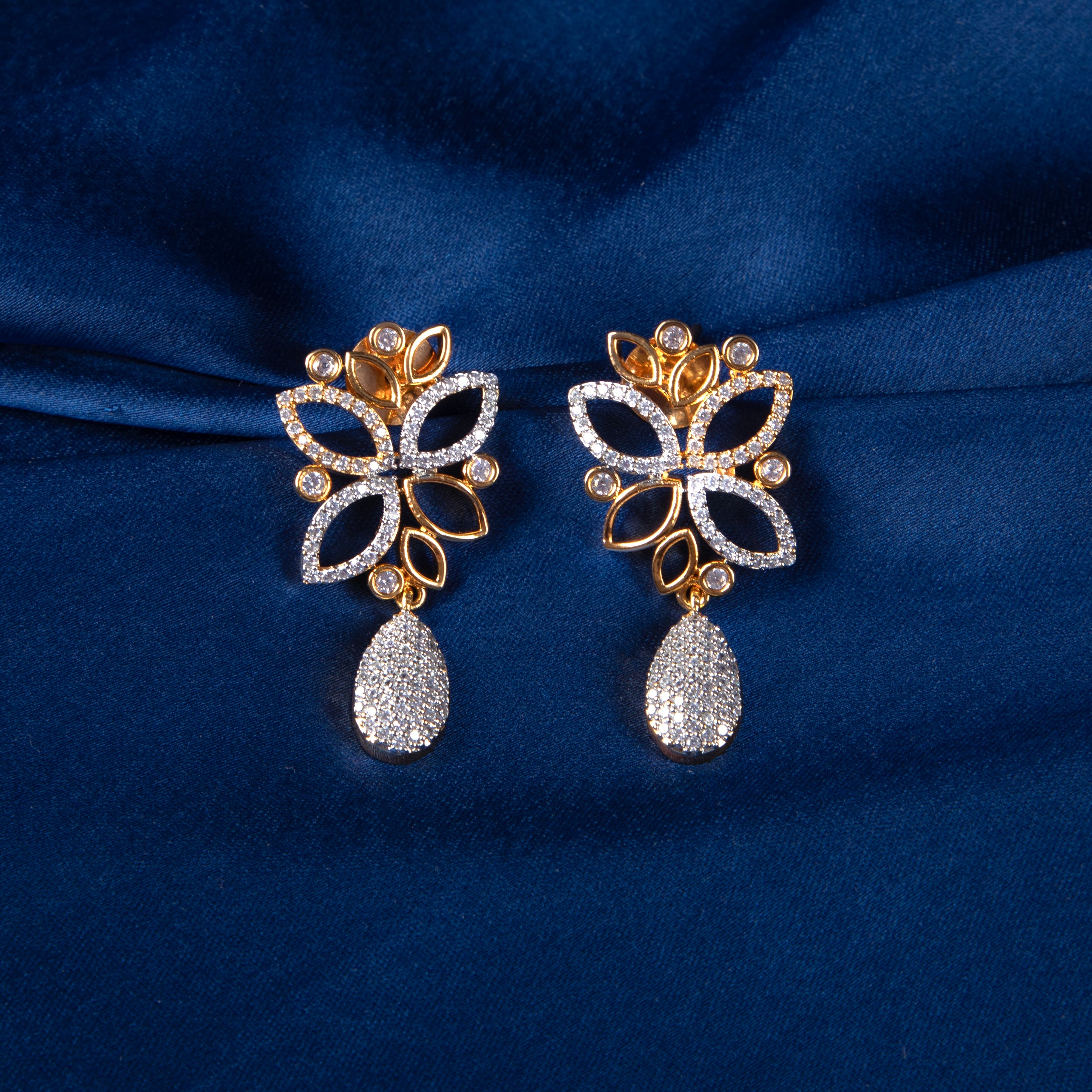Leaf-Inspired Necklace Set