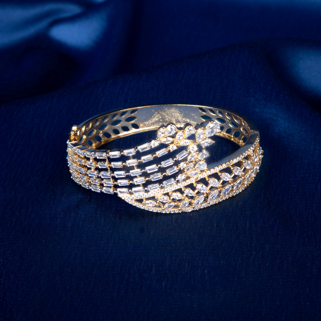 Crystal Cascade Kada