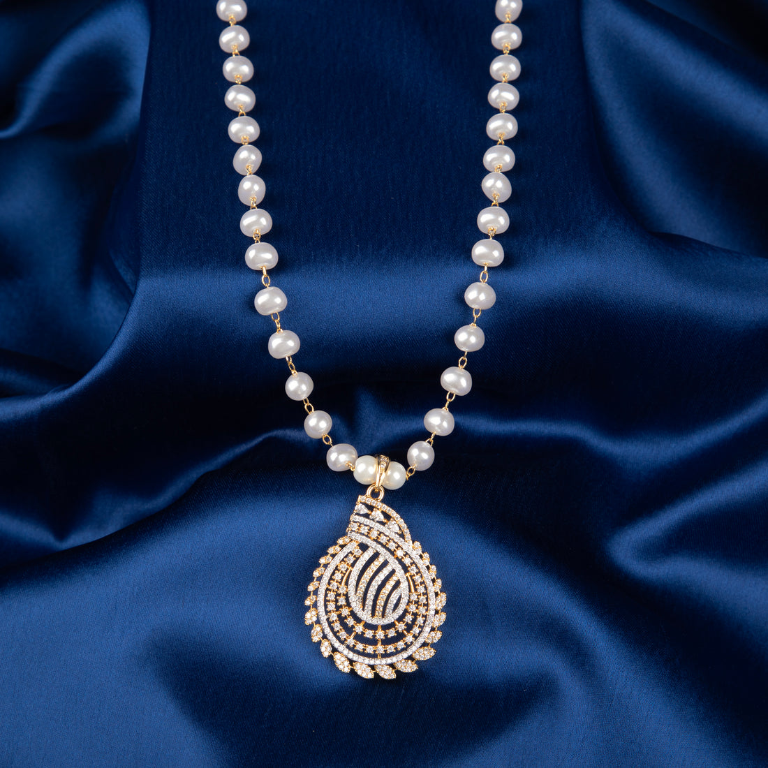 Pearl Bloom Pendant Set