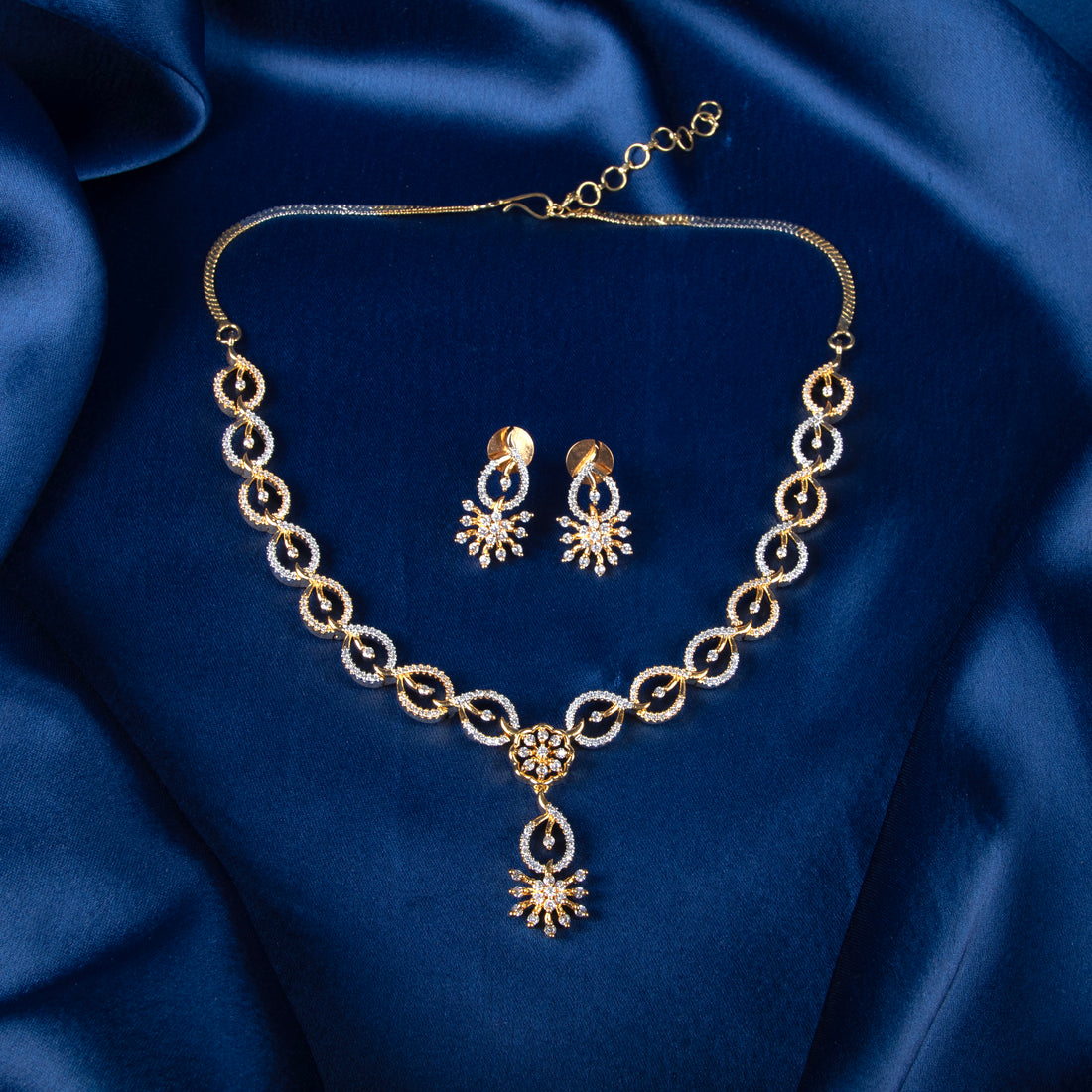 Twisted Gleam Necklace Set
