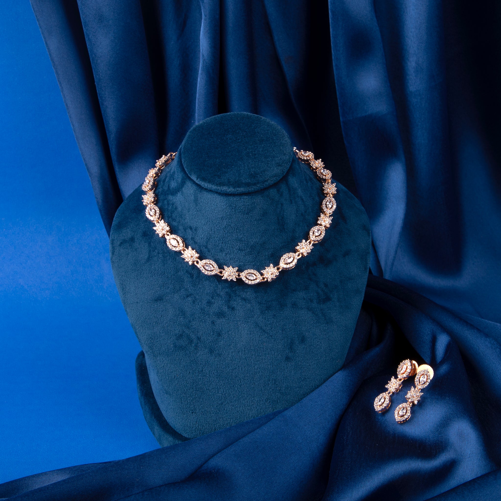 Skyara Necklace Set