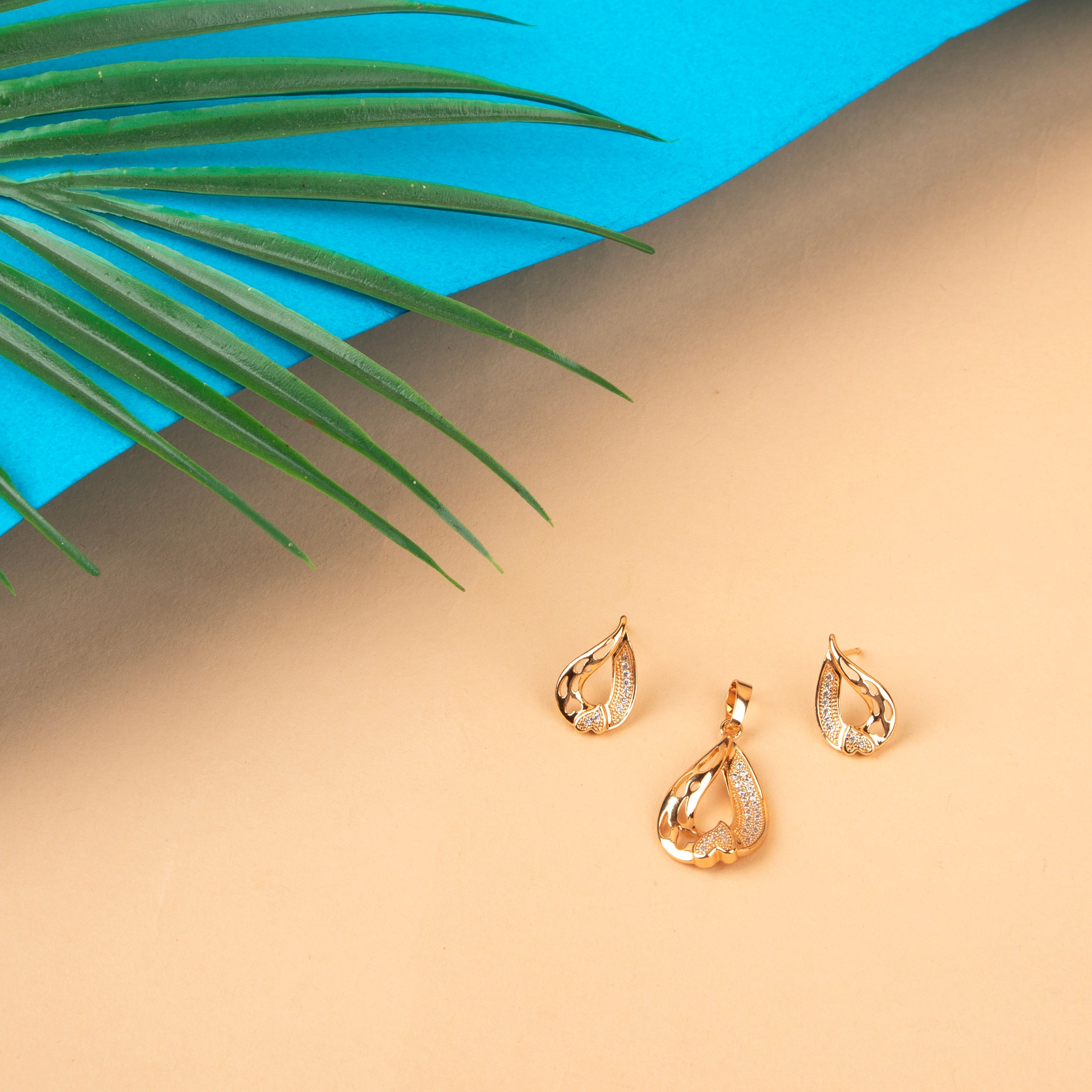 Leaflet Aura Pendant Set