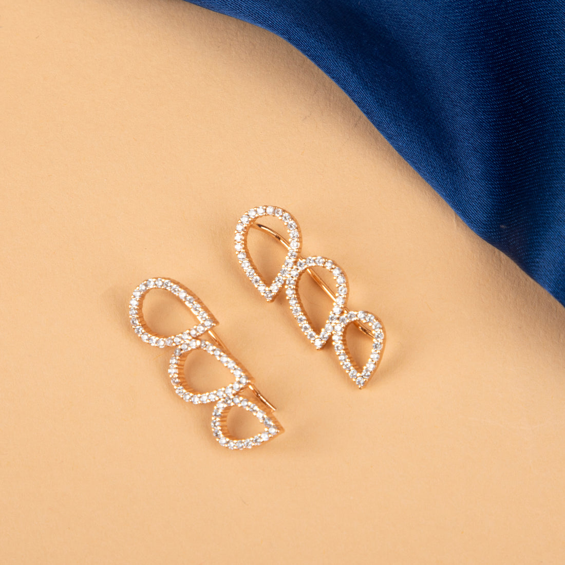 Cascading Dewdrop Ear Climbers